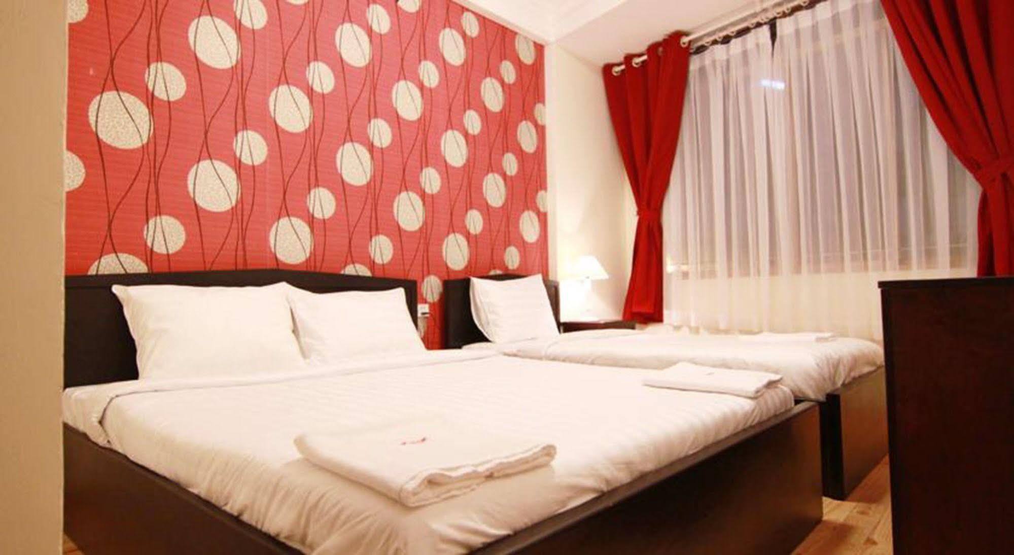 Koniko Backpackers
