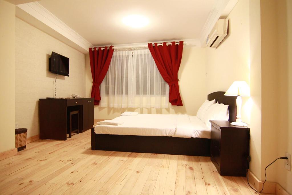 Koniko Backpackers *